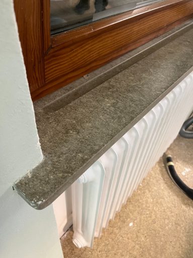 Fensterbank Asbesthaltige Fensterbank im Wohnbereich